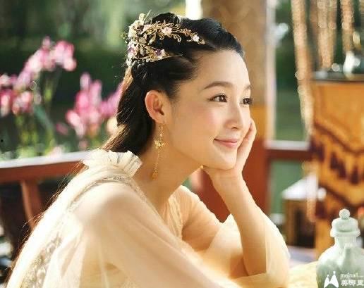 李沁最新资源爆料微博号,微博号爆料引粉丝热议！”